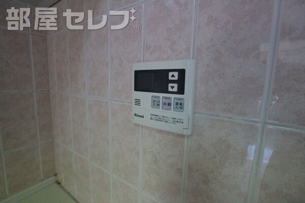 テレビモニターホンで来客時も確認ができます。