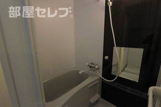 綺麗なバスルームです。