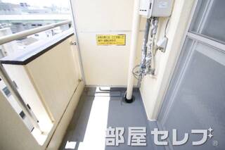 洗濯機置き場はこちらへ。