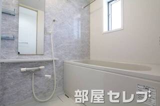 お風呂も広いですよ。