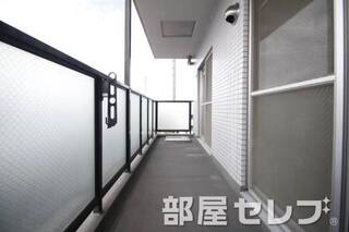 バルコニーも意外と広いですよ。