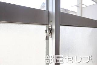 網ガラス。