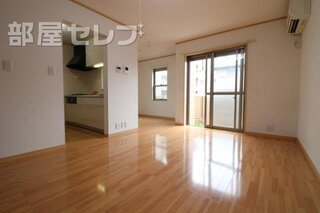 103号室の写真を参照