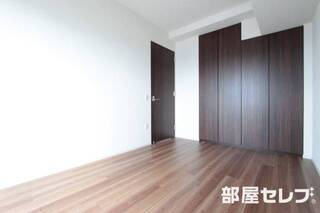 洋室も広くて使いやすい