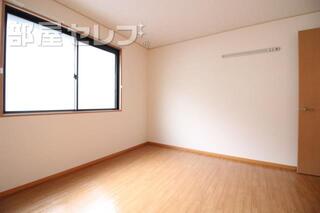 リビング他各部屋にも収納あり。