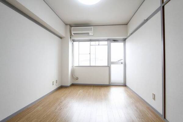 広々したお部屋で生活しやすいですね。