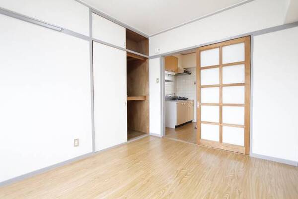 明るい角部屋です。