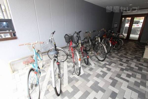 駐輪場完備