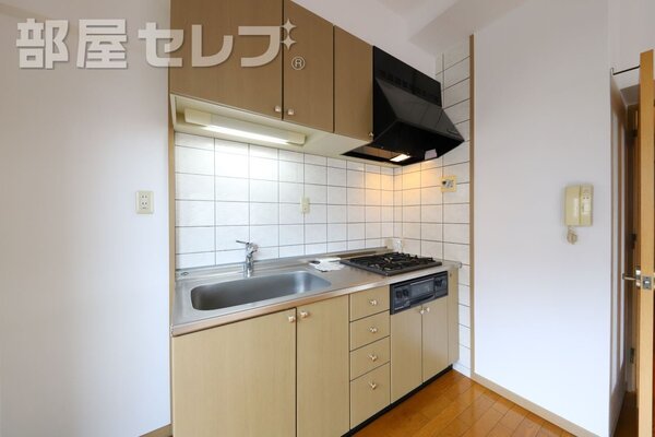 システムキッチンで料理も捗りますね。