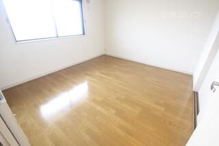 北側のお部屋ですが日当たりは良