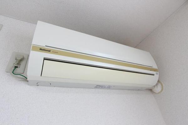 居室にエアコンもあります。
