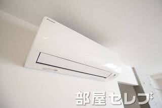 冷暖房エアコン。