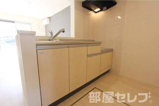※102号室の写真を流用しています。実際のお部屋は反転です。
