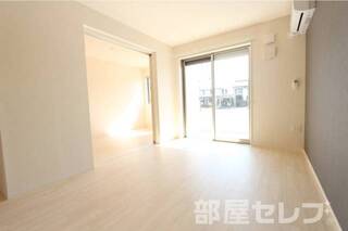 ※102号室の写真を流用しています。実際のお部屋は反転です。