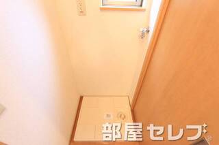 室内洗濯機置場。