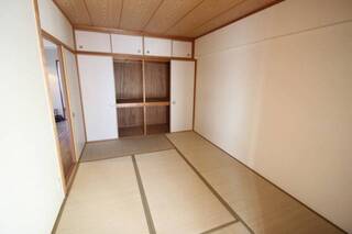 和室６帖　収納スペースあります