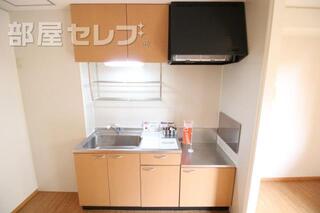 段落ちキッチンになっているので、お好みのコンロをお持ち下さい。