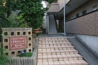 入り口はこちら。