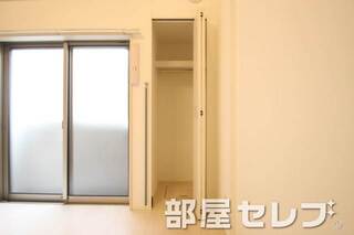 お洋服掛けれます。
