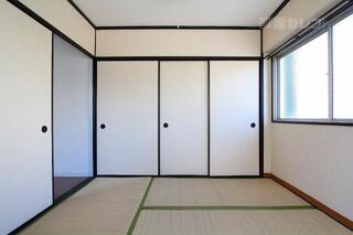 和室からキッチンルームにも行けます。