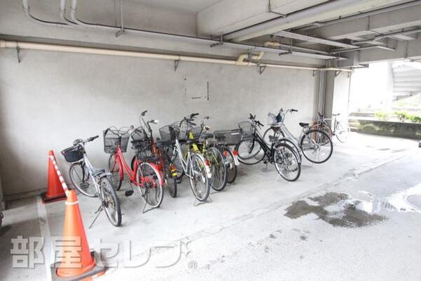 雨の日でも自転車が濡れませんよ