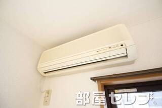 冷暖房エアコン。