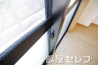 網ガラス。