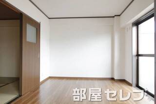 落ち着きのあるお部屋です。