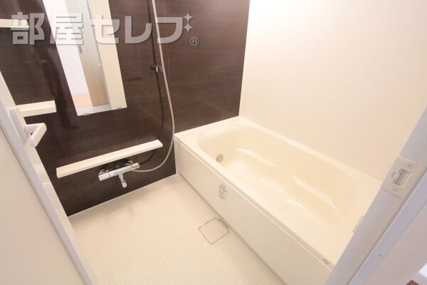 北側の部屋も2面採光になっています。