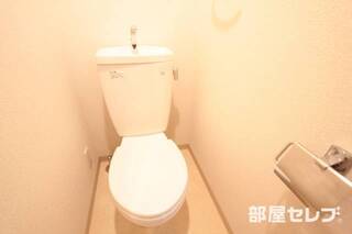 お手洗いはこちらです