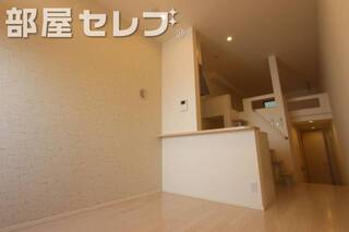 白を基調としたお部屋です。