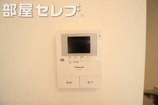 物干し竿掛けれます。