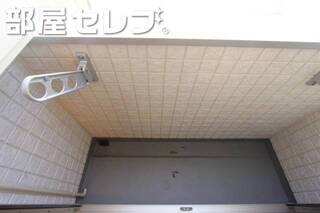 モニターホンで来客者をお知らせします。