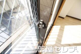 網ガラス。