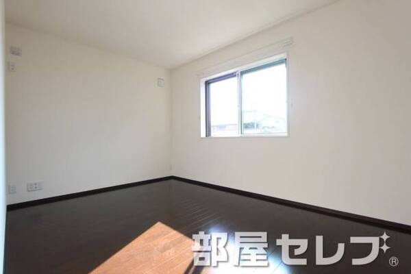 キレイで明るいお部屋になります。