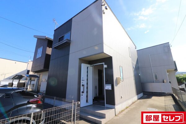 シックな外観です。