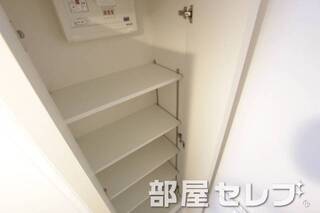 シューズボックス。