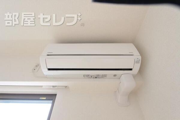 エアコンがLDKに付いています。