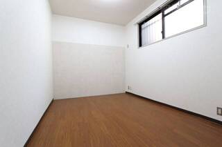 6帖の使い勝手の良いお部屋です。