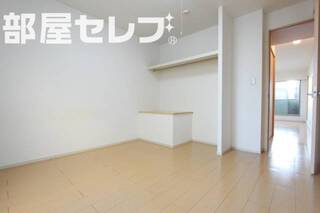 明るい色合いの内装仕上げです