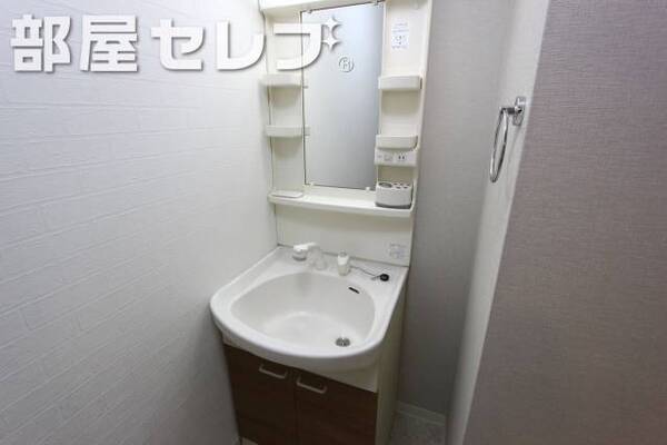 洗髪洗面化粧台。