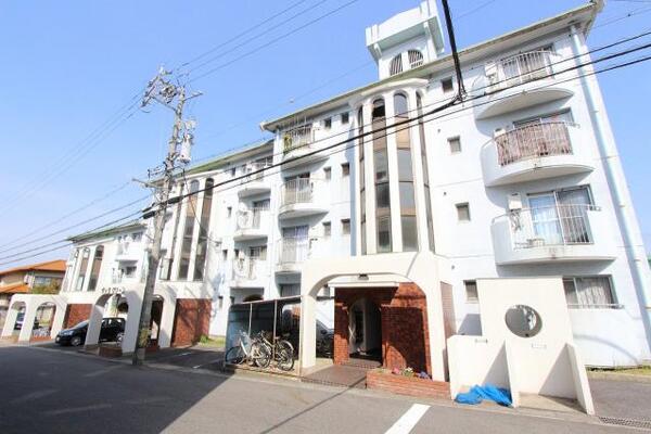どっしりとした外観です。