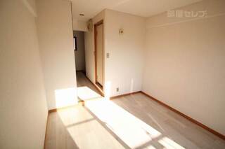 長方形のお部屋でレイアウト自由です。