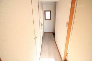 居室から玄関に向けての通路です。