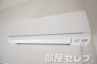 冷暖房エアコン。