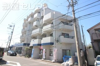エレベーターがあって便利です。