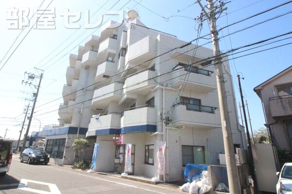 エレベーターがあって便利です。