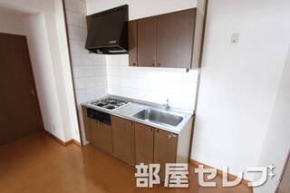 3口コンロ（グリル付）システムキッチン。