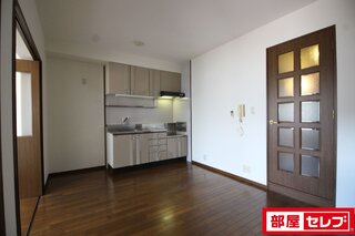 LDK8.6帖の広々としたリビングです。
