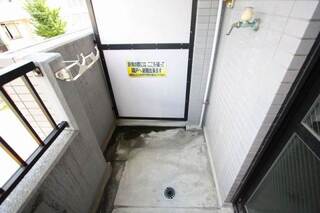 室外洗濯機置き場です。